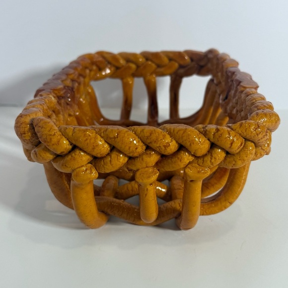 Unique Basket Weave Bread Basket Bowl Brown Beige Realistic - Picture 6 of 12